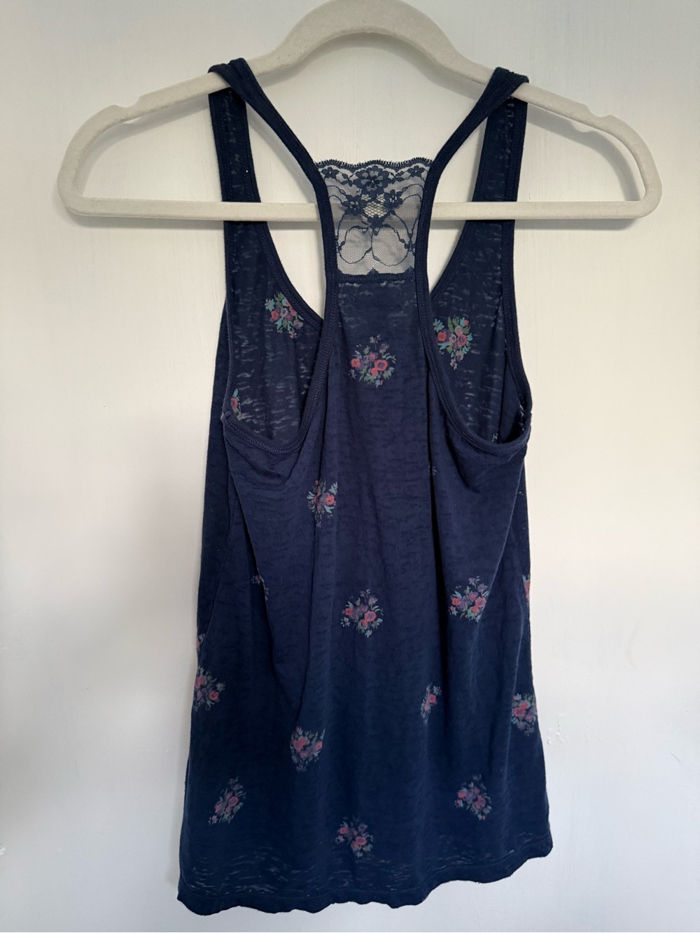 American Eagle Outfitters Y2K Floral Burnout Lace Racerback Tank M - Picture 2 of 6